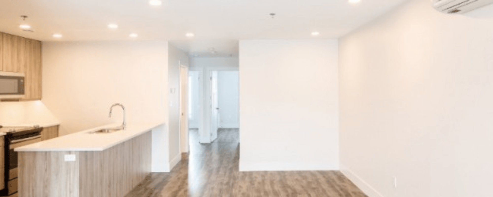 94KingStreet_WEB_hallway.png
